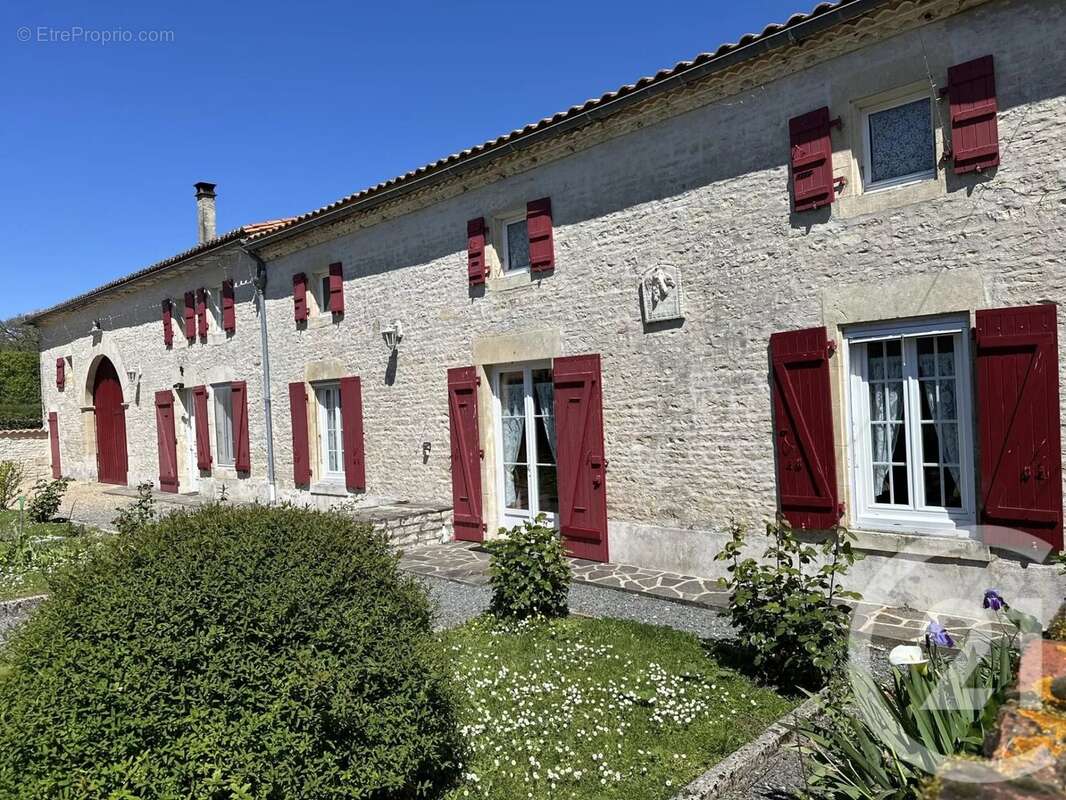 Maison à ROMAZIERES