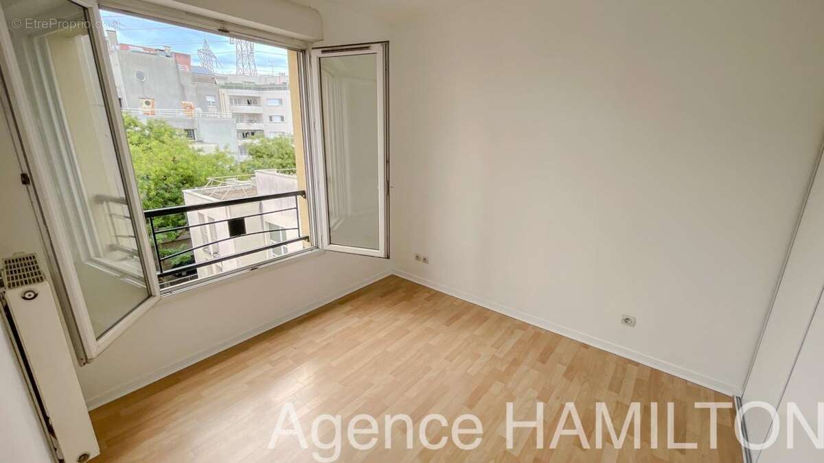 Appartement à VILLENEUVE-LA-GARENNE