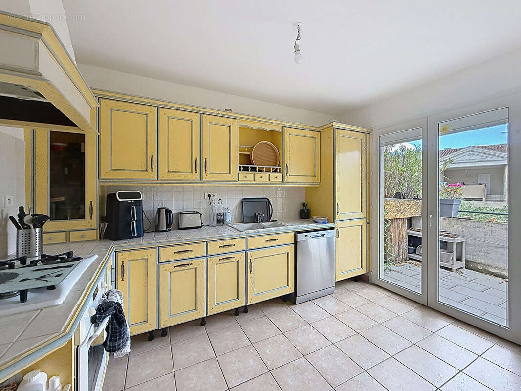 Appartement à VILLENEUVE-LES-AVIGNON