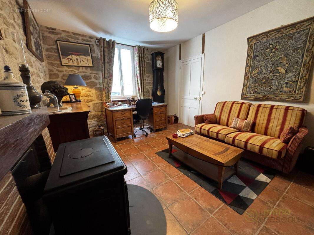 Maison à CHENERAILLES