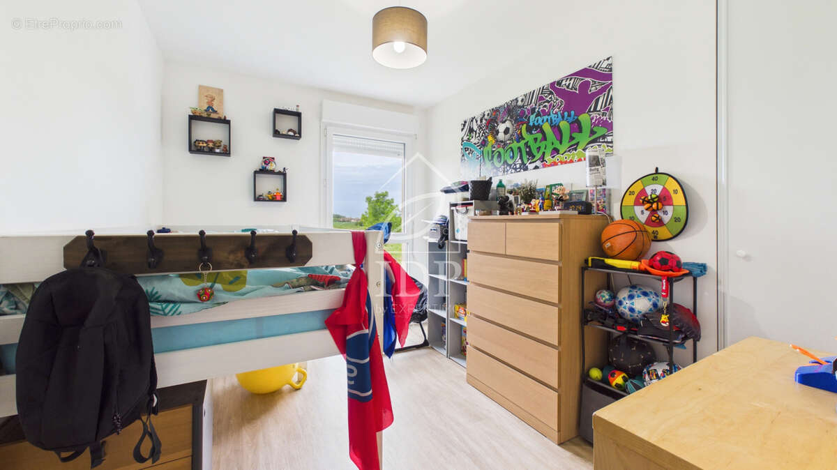 Appartement à SAINT-PIERRE-DU-PERRAY