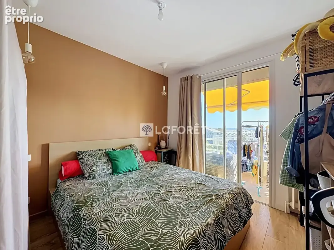 T3 rénové de 58,02 m² avec terrasse de 18 m² et vue mer - photo 5