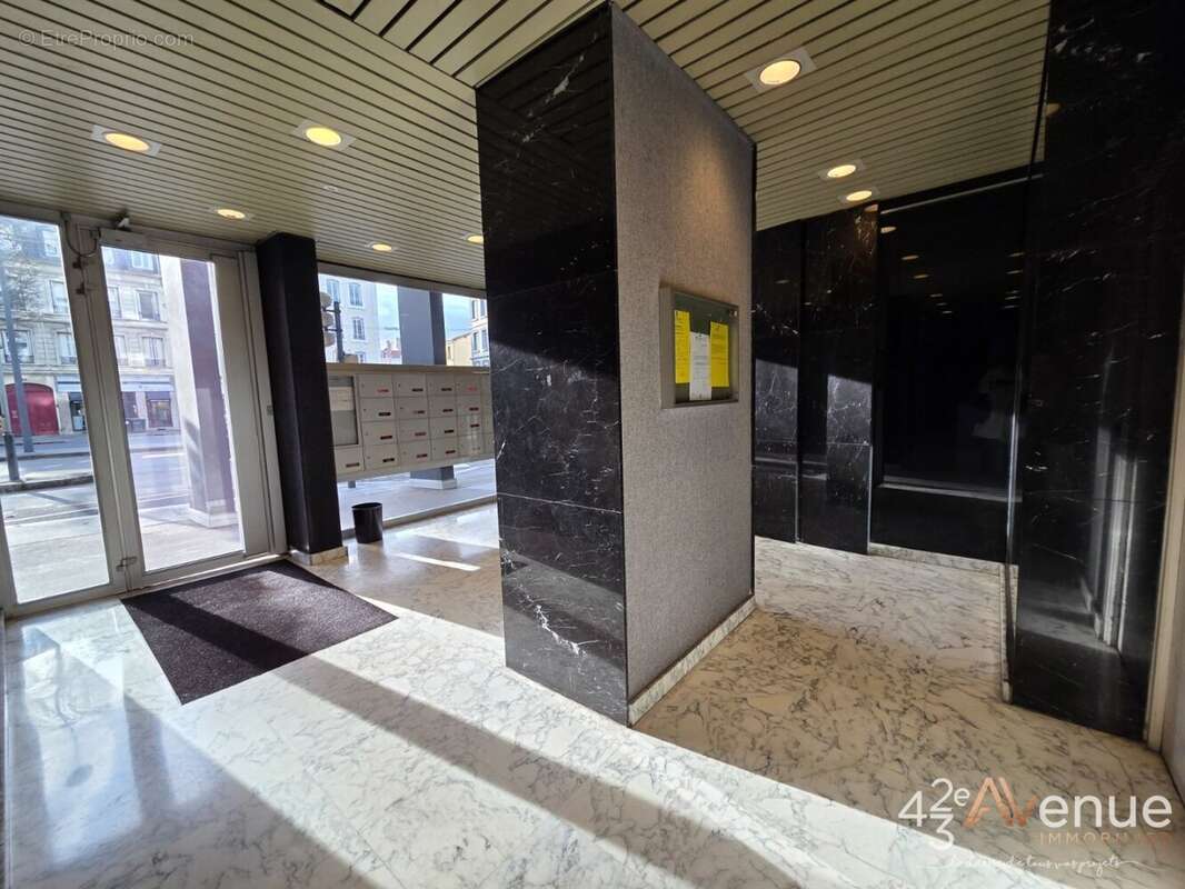 Appartement à SAINT-ETIENNE