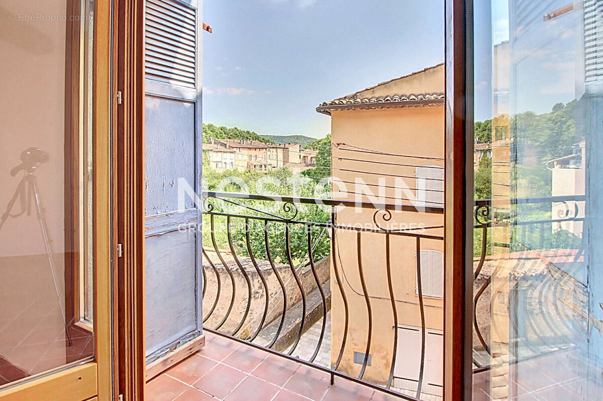 Appartement à SALERNES