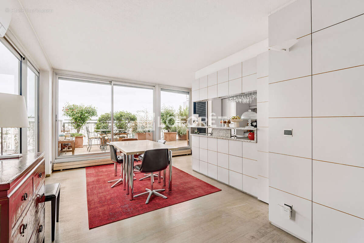 Appartement à PARIS-14E