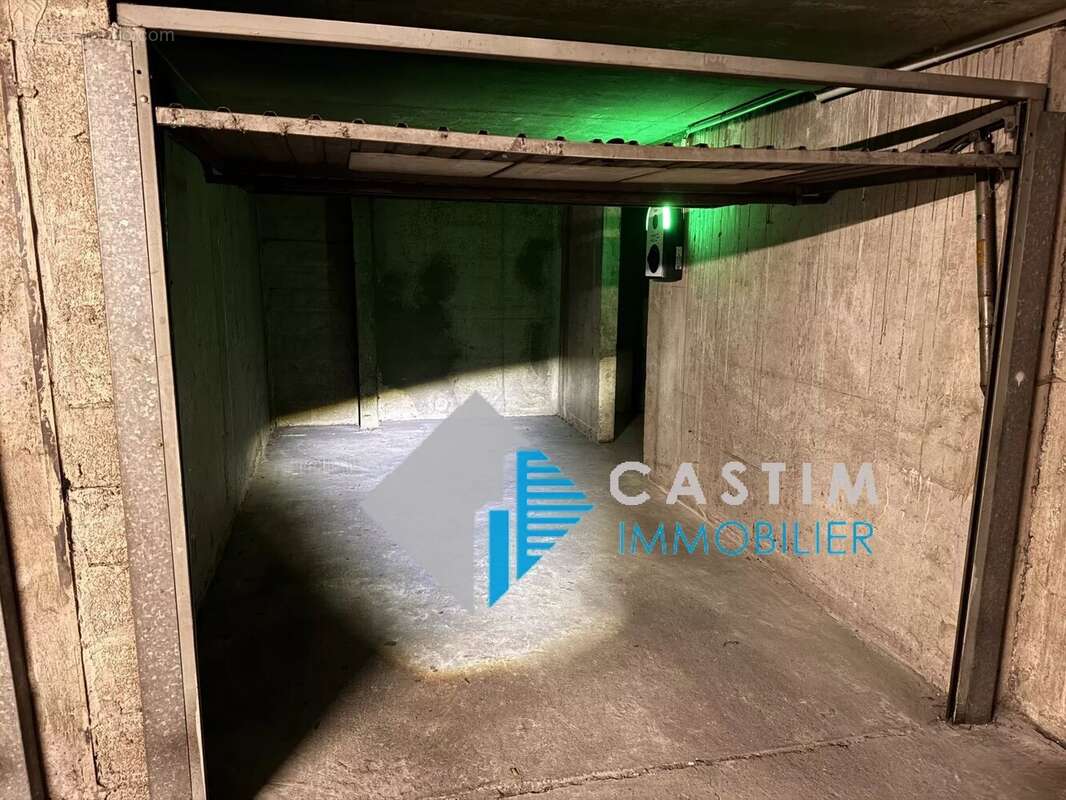 Parking à PARIS-14E