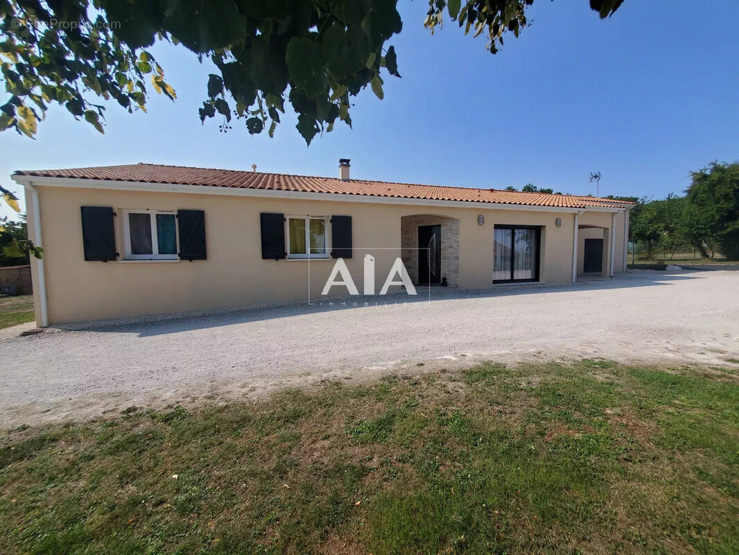 Maison à RUFFEC