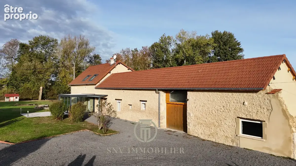Maison familiale - 5 chambres - piscine couverte - dépendances et garage - photo 2