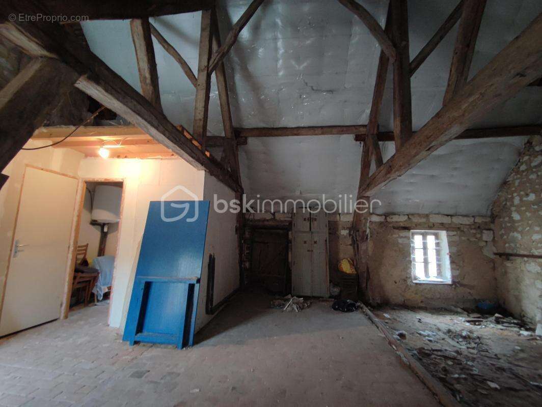 Maison à VILLENEUVE-L&#039;ARCHEVEQUE