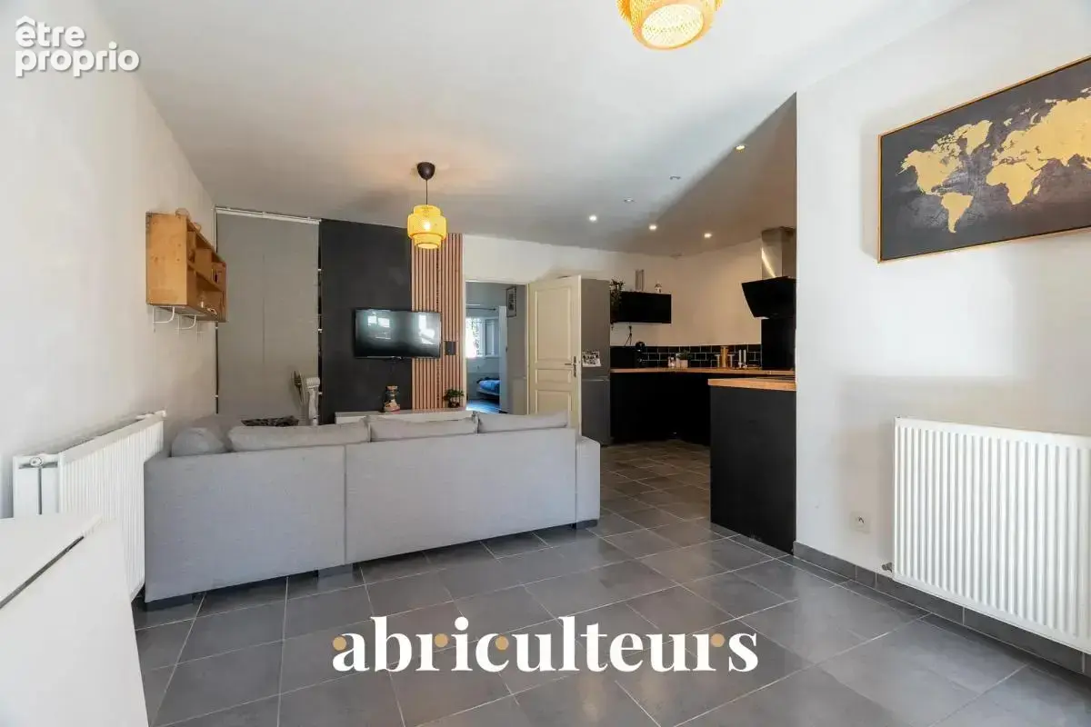 Gardanne (13120) : Appartement T3 en rez-de-jardin avec terrasse et box fermé - photo 4