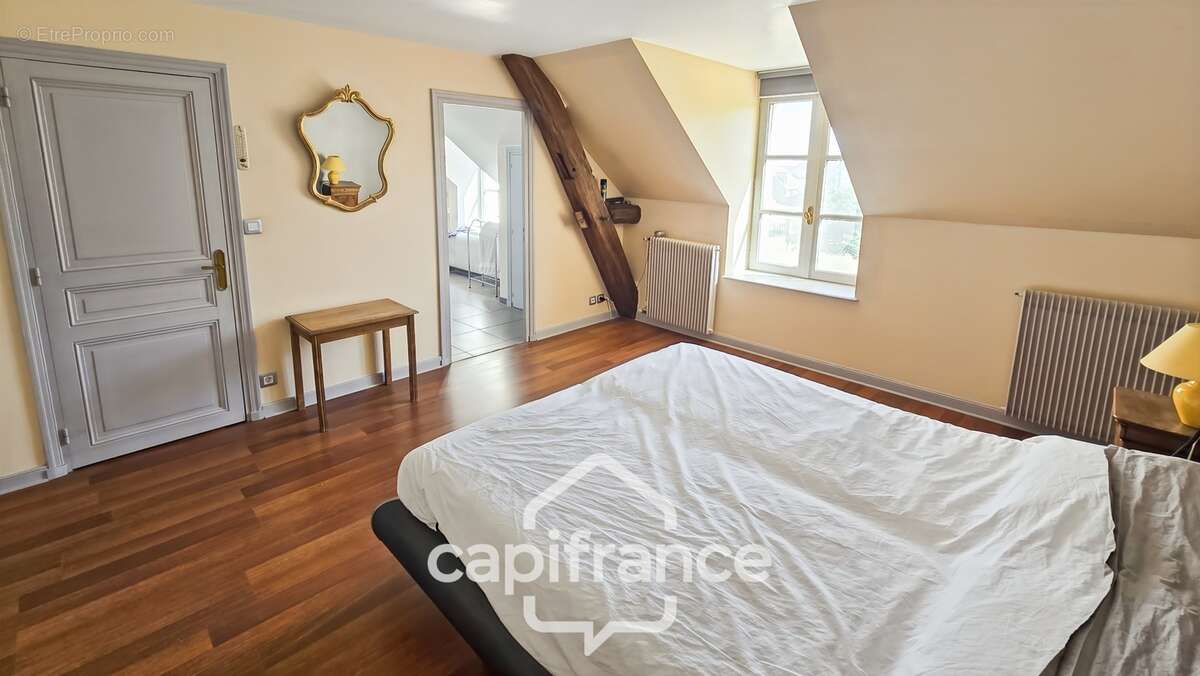 Maison en pierre à vendre 8 pièces avec piscine sur 3100 m² de terrain - photo 7