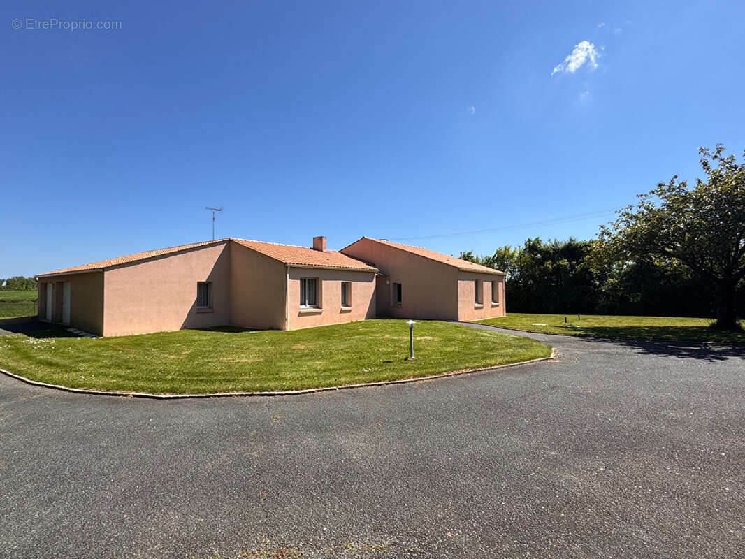 Maison à VENANSAULT