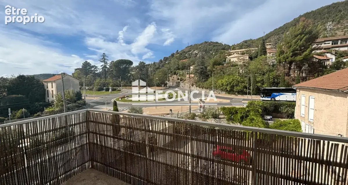 Digne, appartement T2 avec balcon et parking privatif - photo 1