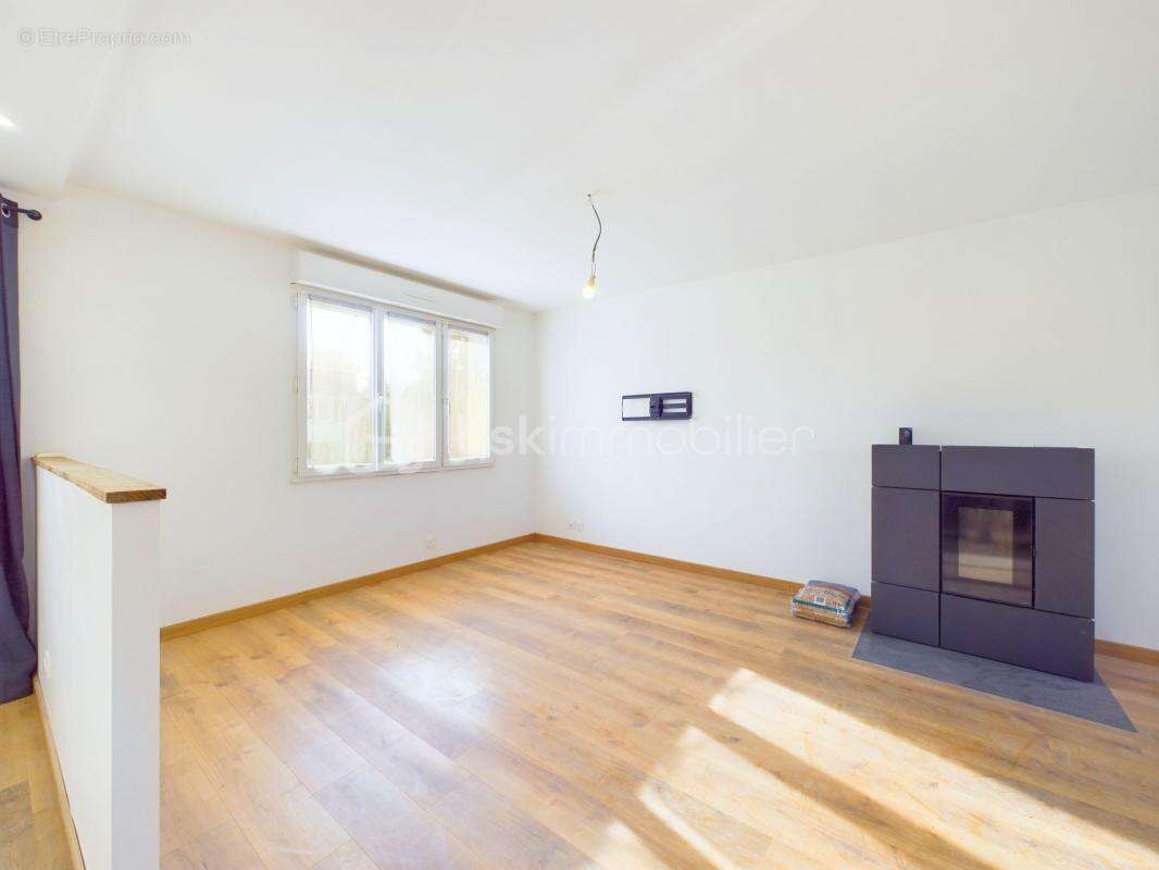 Maison à COURCELLES-CHAUSSY