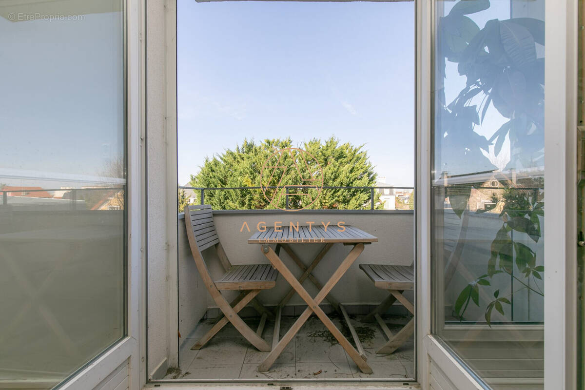 Appartement à SAINT-MAUR-DES-FOSSES