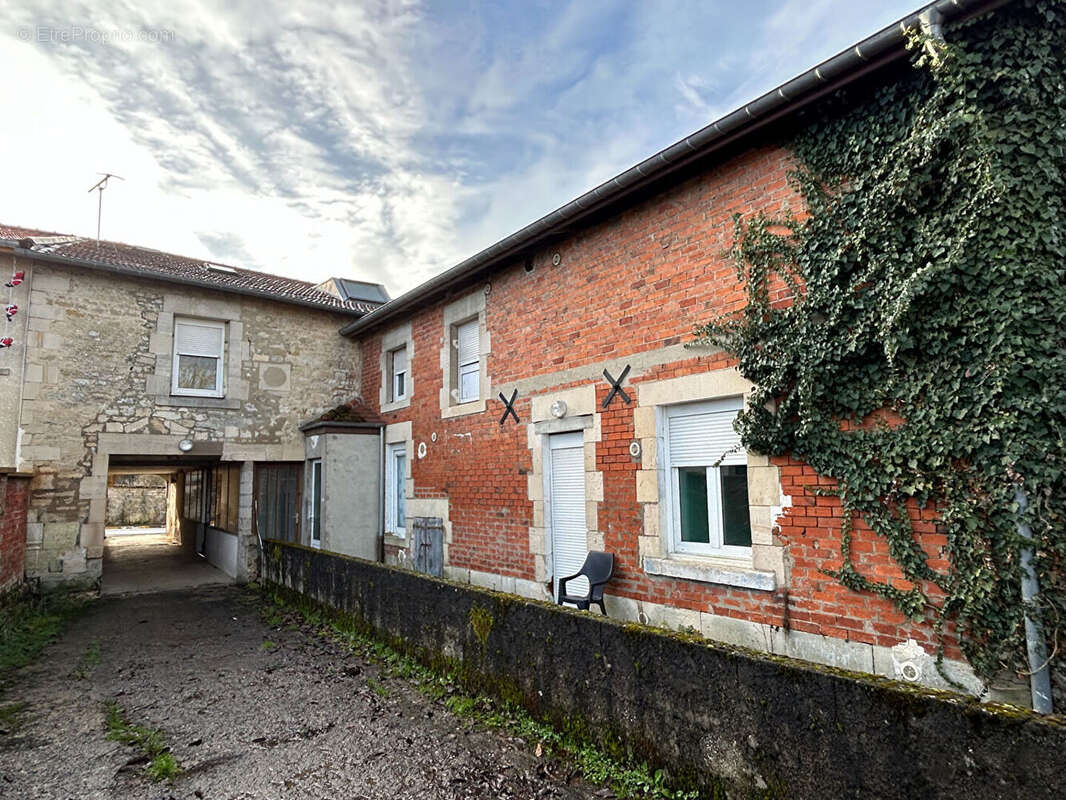 Appartement à COUSANCES-LES-FORGES