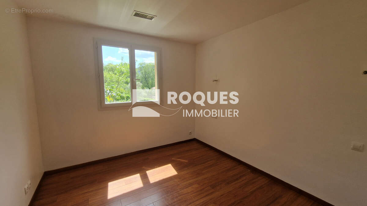 A vendre , villa plus terrain à Soubès - photo 5