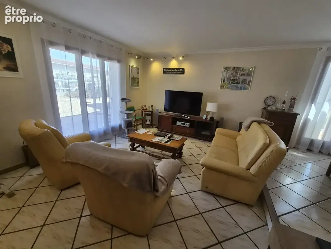 Maison d'habitation avec un local professionnel - photo 4