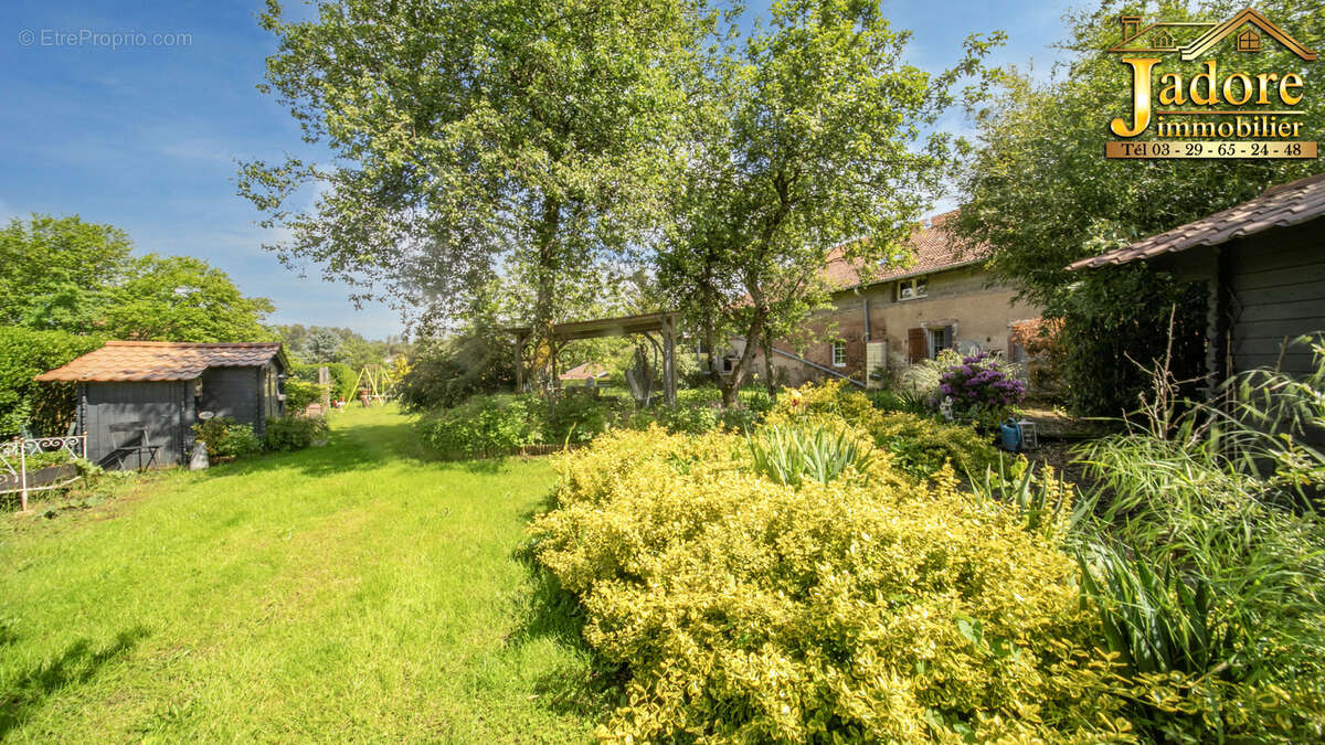Maison à ETIVAL-CLAIREFONTAINE