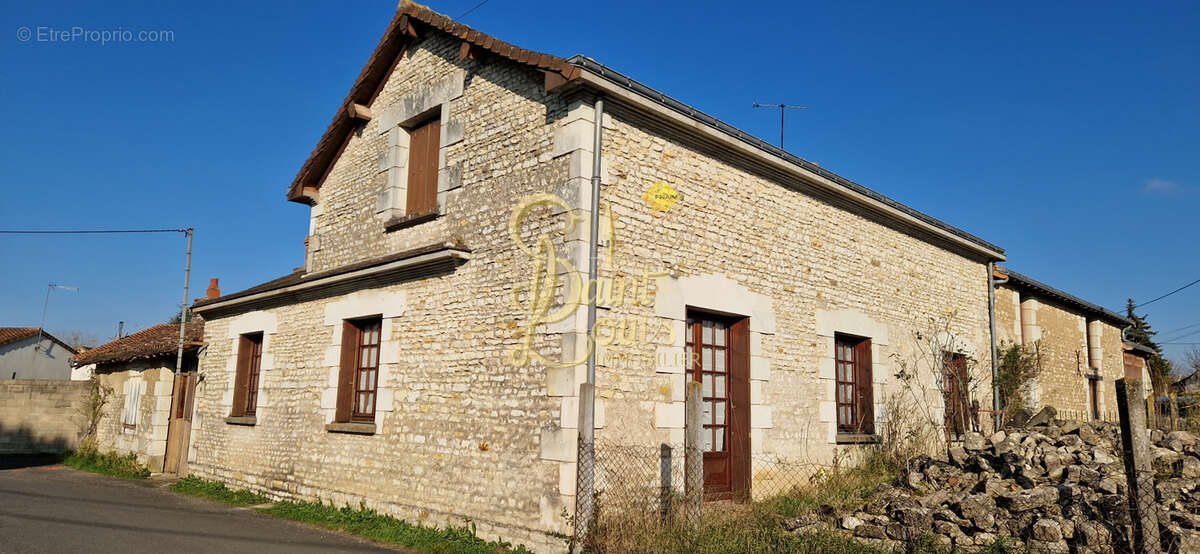 Maison à CHAVEIGNES