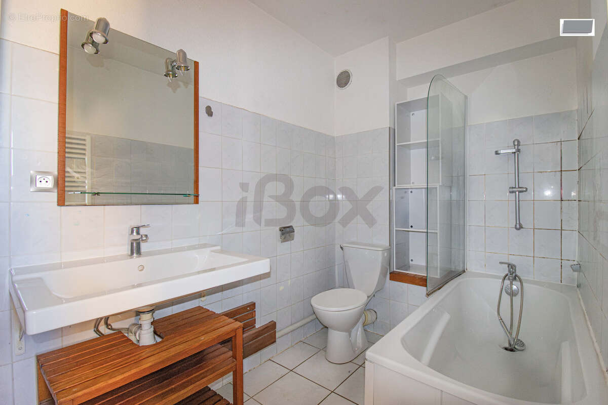 Appartement à SIX-FOURS-LES-PLAGES