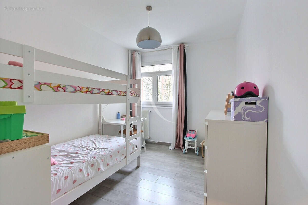 Appartement à VILLENEUVE-LA-GARENNE