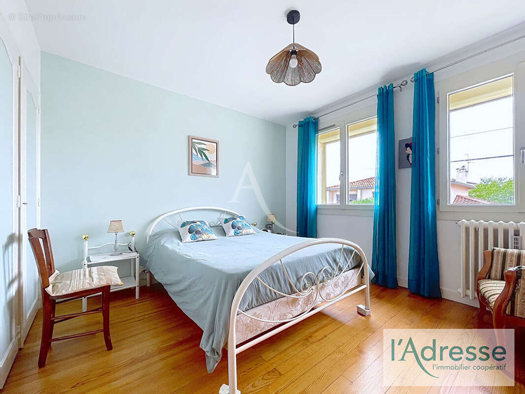 Maison à BRUGUIERES