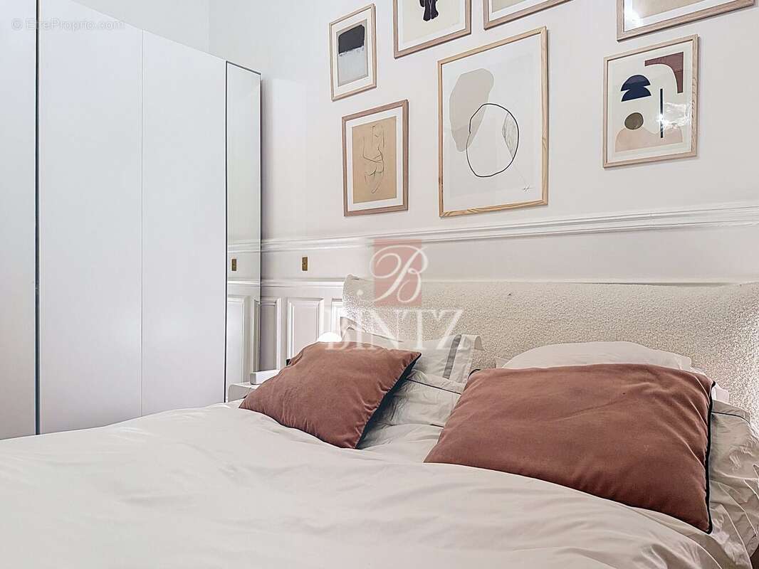 Appartement à PARIS-7E