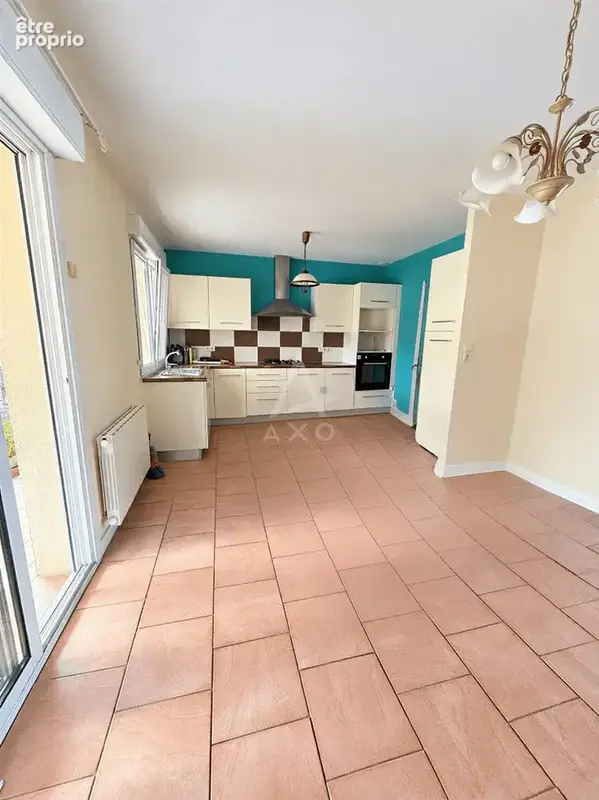 Maison sur sous-sol  3 chambres  Montaigu-Vendée - photo 2
