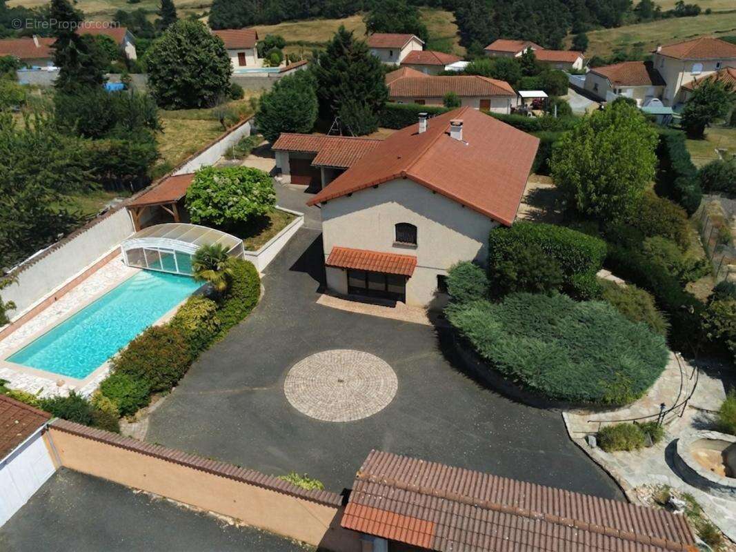 Maison 160 m² à Maringes  - photo 5