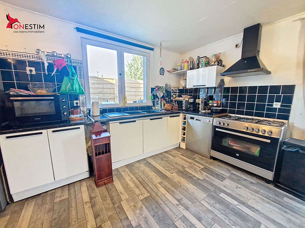 Maison à SURY-LE-COMTAL