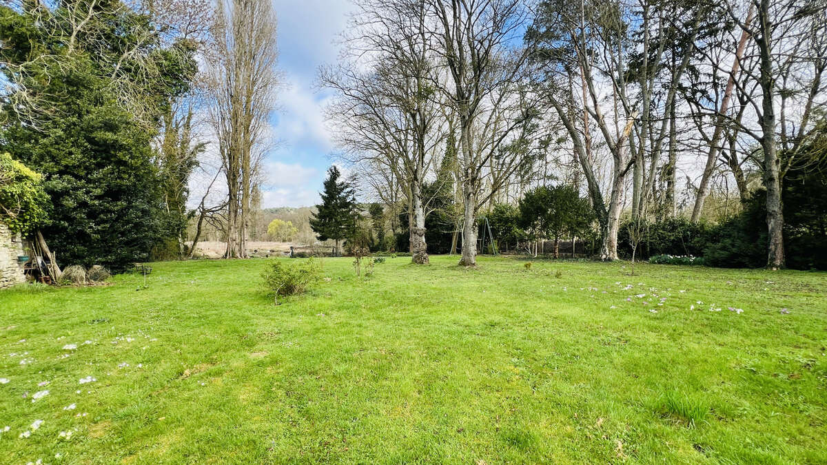 Terrain à VAYRES-SUR-ESSONNE