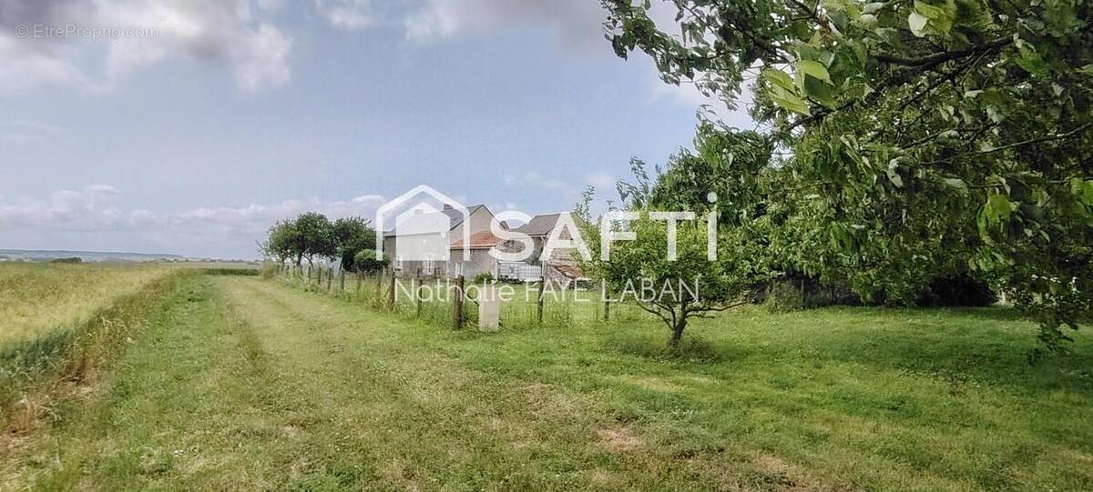 Photo 1 - Maison à SAINT-GERVAIS-LES-TROIS-CLOCHERS