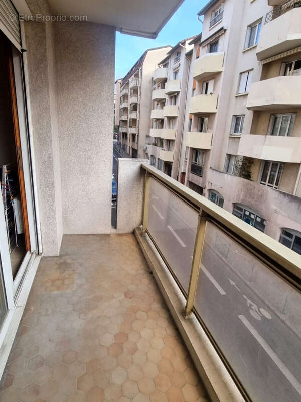 Appartement à FONTAINES-SUR-SAONE