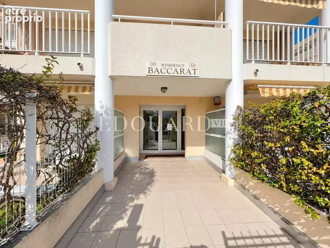 En exclusivité deux pièces en dernier étage avec spacieuse terrasse, cave et parking, à quelques pas des plages - photo 23