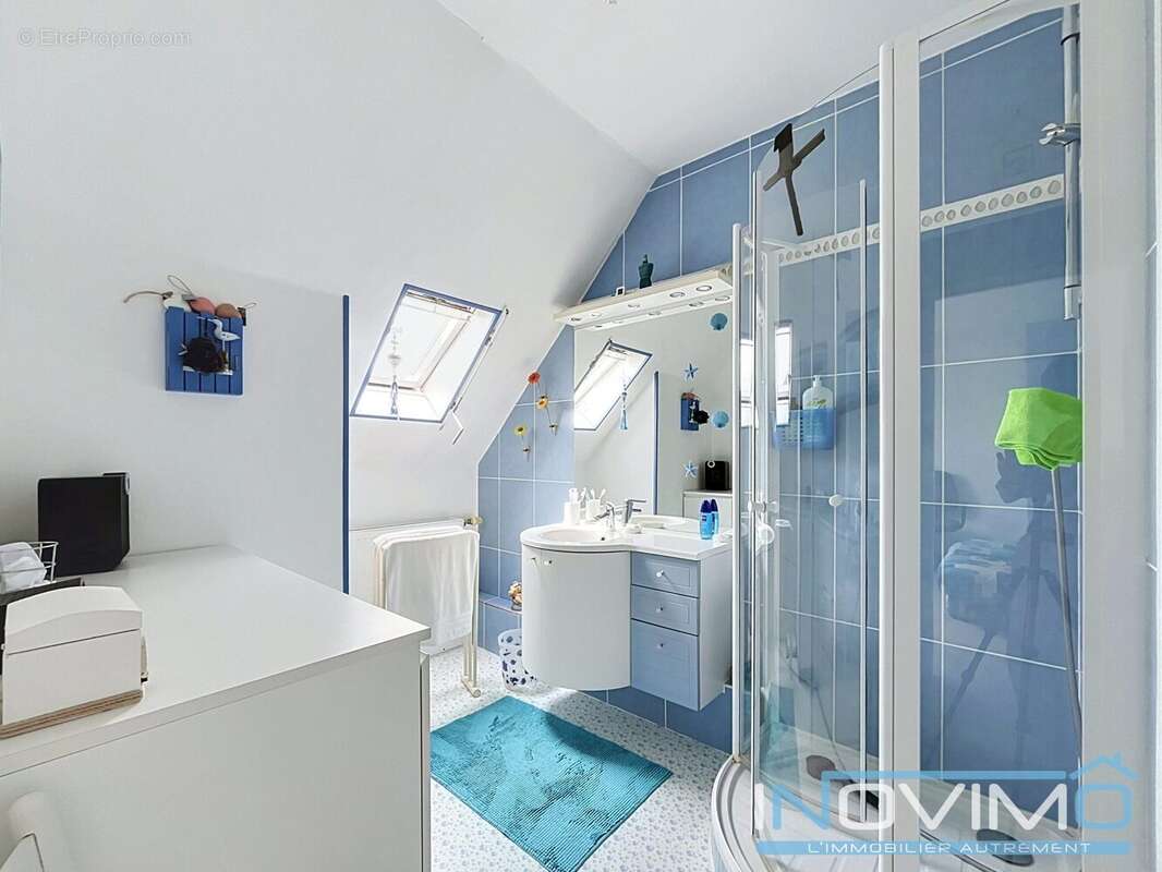 Maison 2 chambres, Séjour, cuisine, garage et extérieur - Maison à BOURBOURG