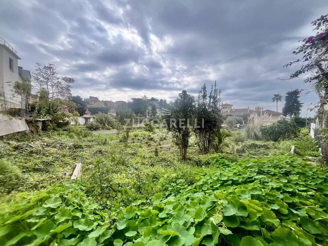 Terrain à VILLEFRANCHE-SUR-MER