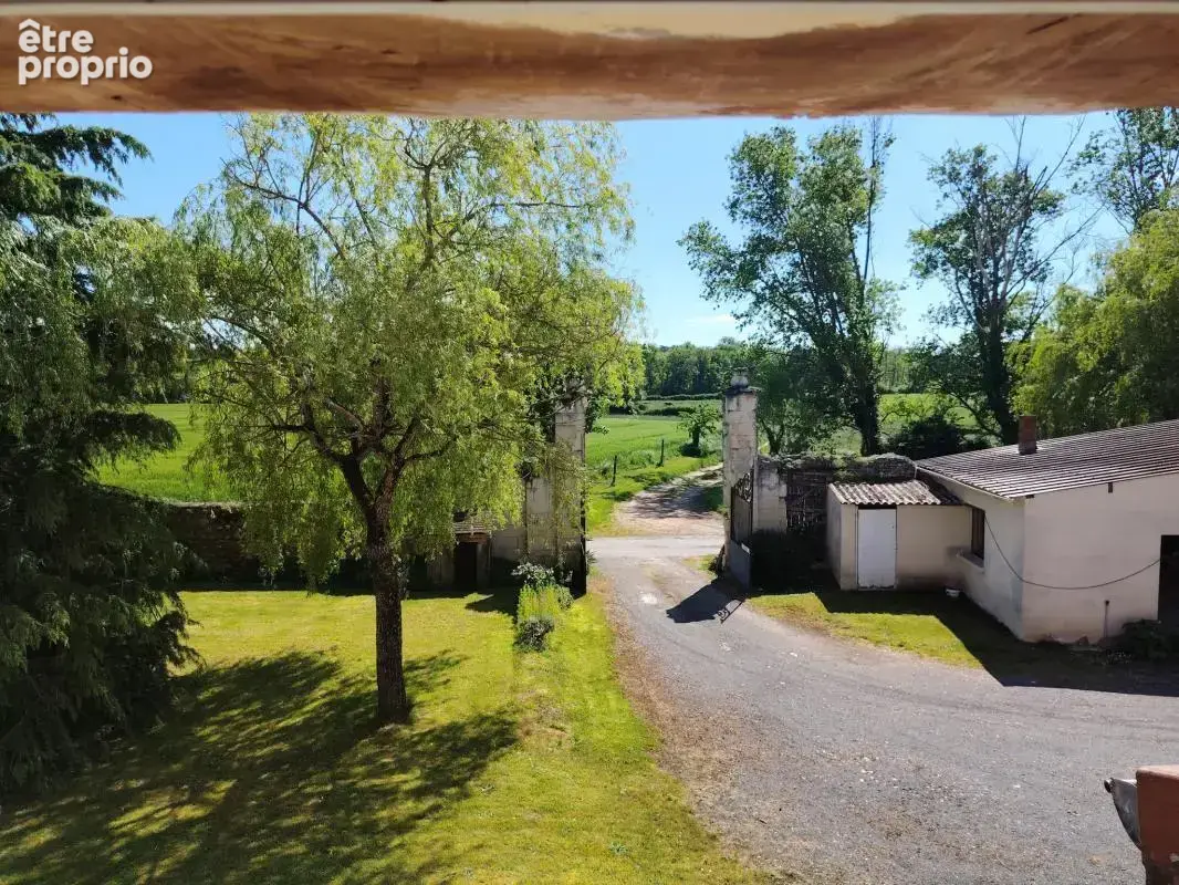 Corps de ferme avec 2 habitations et grange sur plus de 5000 - photo 3