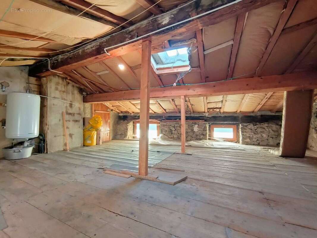 Maison de village en pierre 5 pièces - photo 11