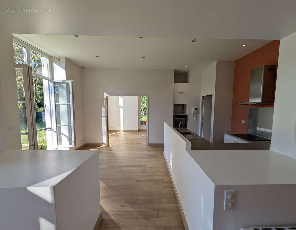 Appartement à SAINT-JEAN-DE-BRAYE