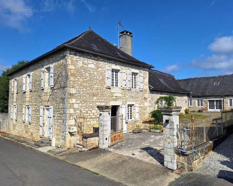 Maison à JUGEALS-NAZARETH