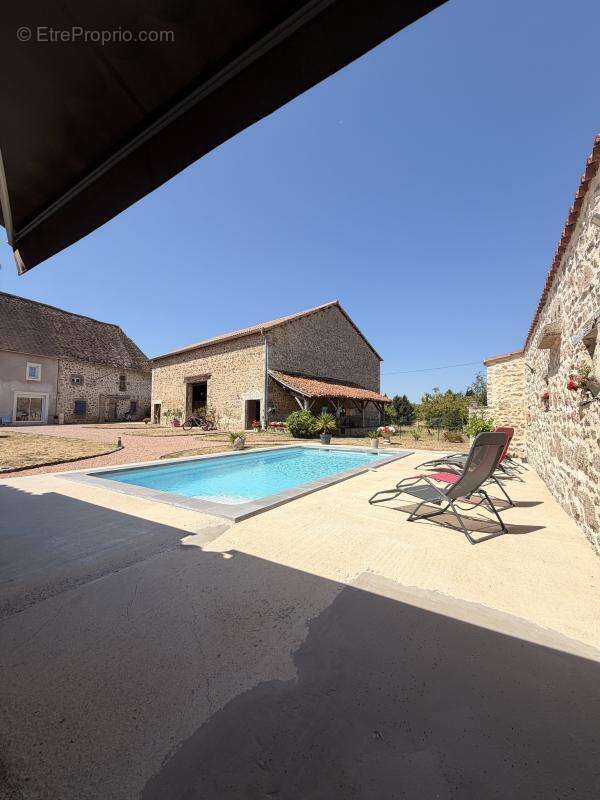 Maison 180 m² à Piegut-Pluviers  - photo 29