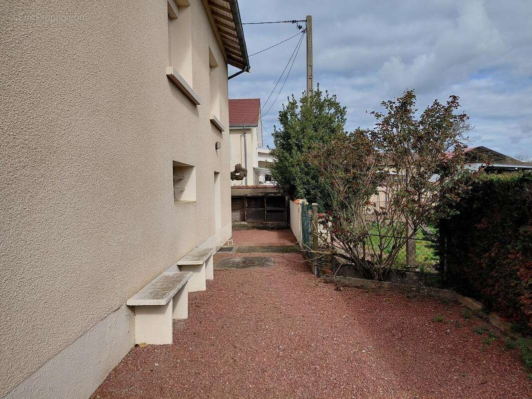 Photo 5 - Maison à POUILLY-SOUS-CHARLIEU
