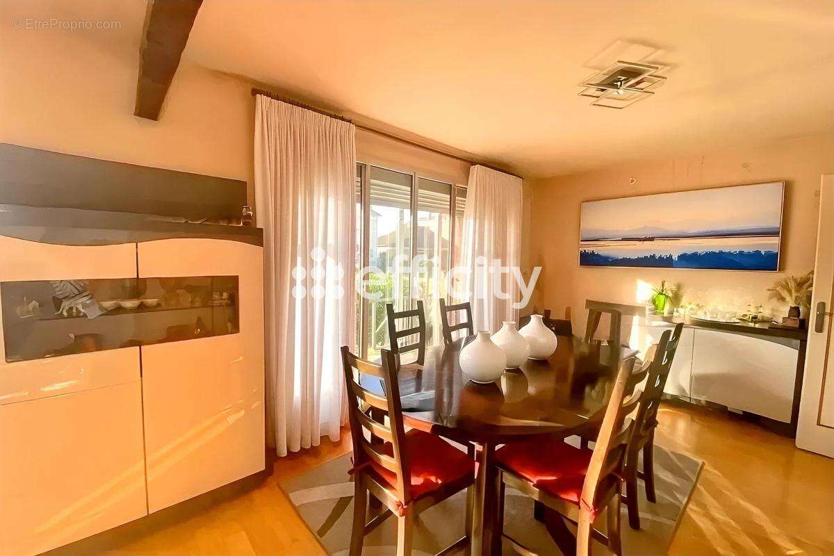 Maison à LIVRY-GARGAN