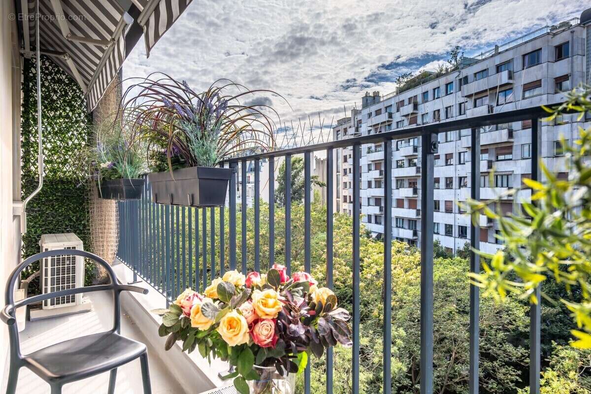 Appartement à PARIS-16E