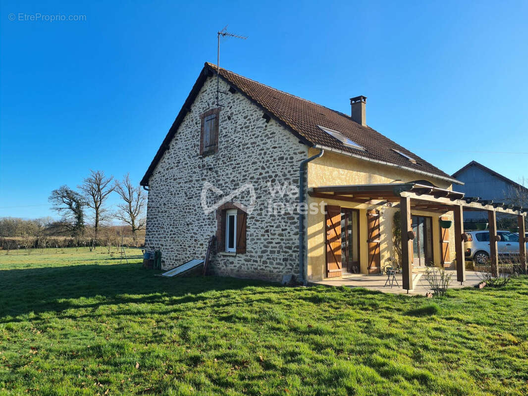 Maison à SAINT-SULPICE-LES-FEUILLES