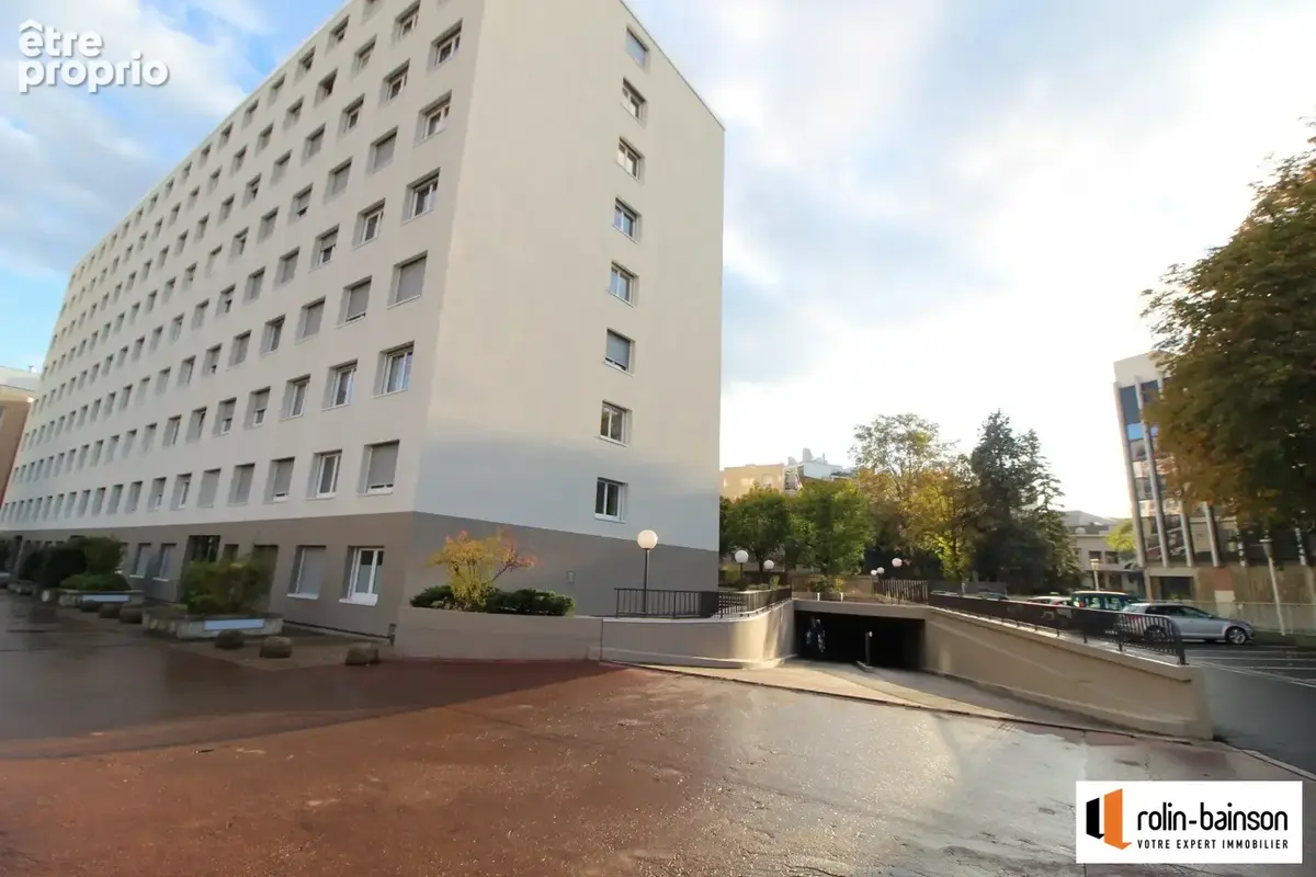 Parking à VILLEURBANNE