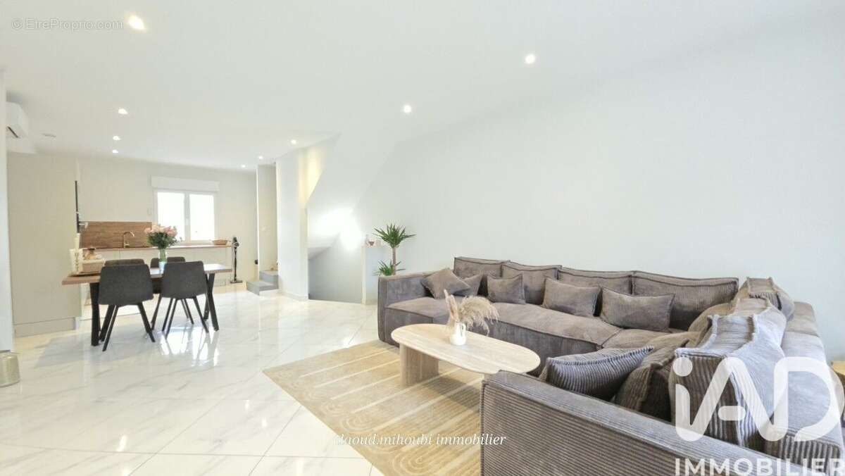 Photo 2 - Maison à VILLENEUVE-LE-ROI