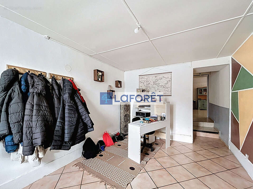 Maison 296 m² à Orges  - photo 6
