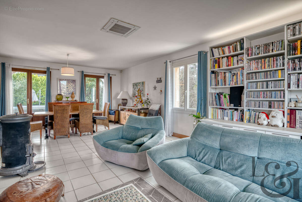 Maison à PUJOLS